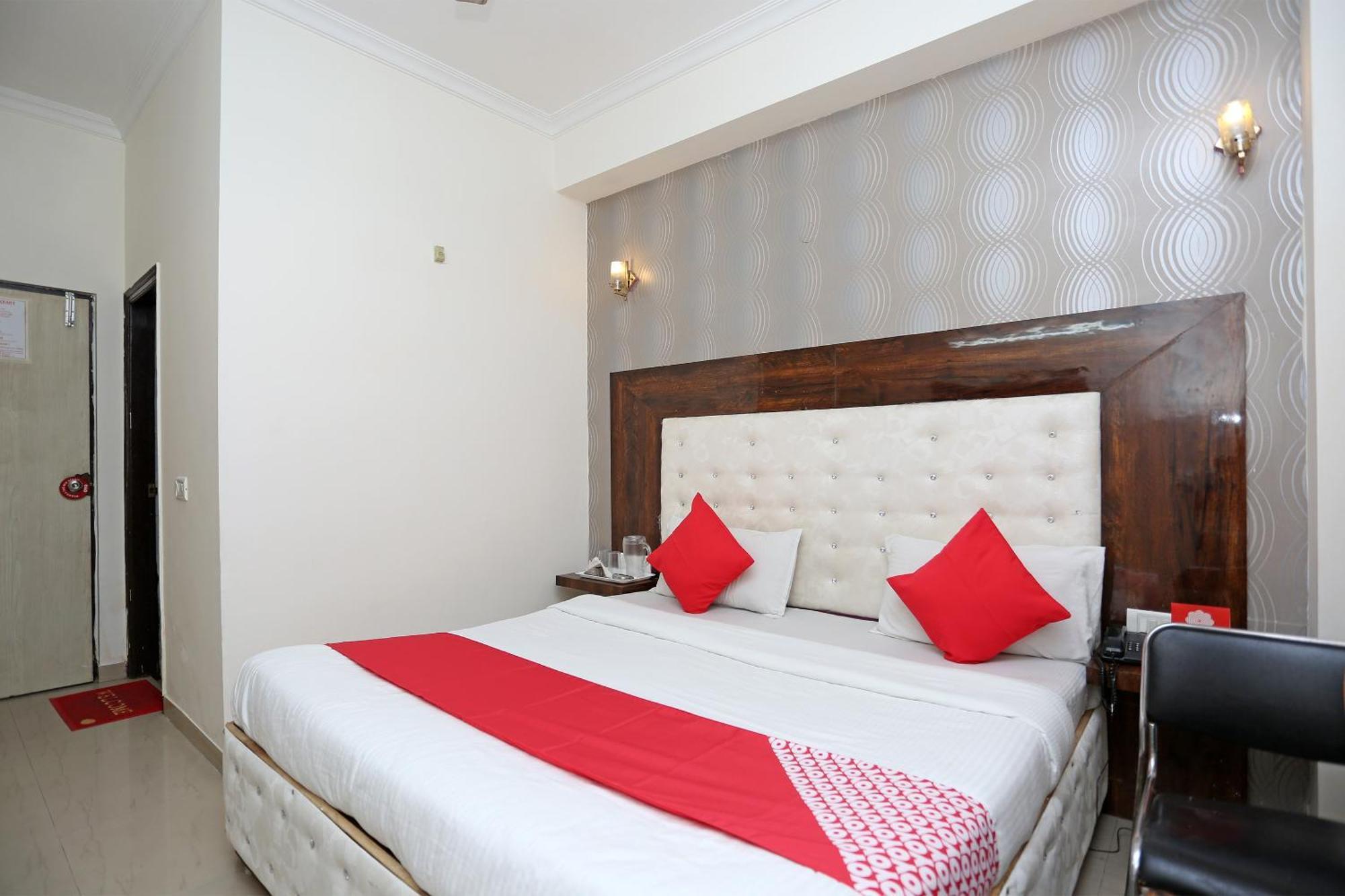 Oyo Flagship Hotel Aamantran Inn Νέο Δελχί Εξωτερικό φωτογραφία